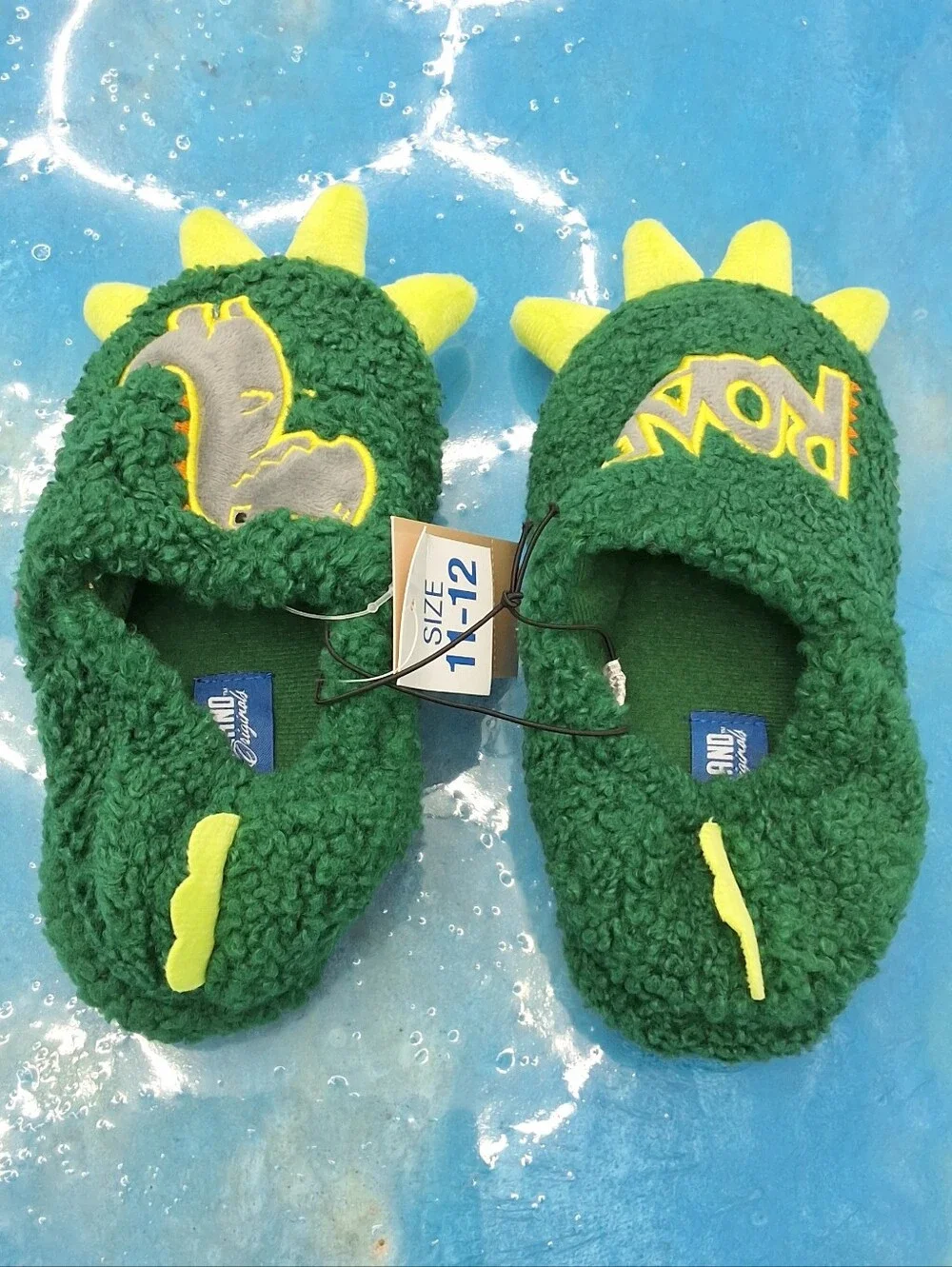 Kids Boys Dinosaur Slippers Dino Feet Plush House Shoes Green, Size 11-12, NWT